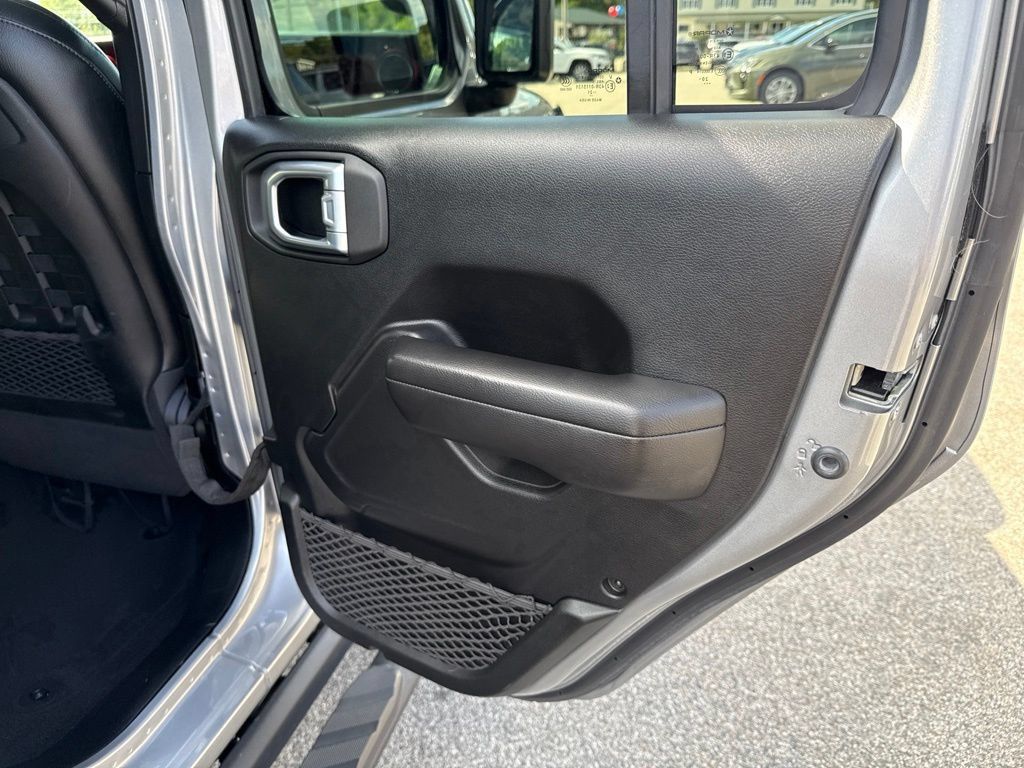 Certified 2021 Jeep Gladiator Rubicon AWD/4WD image 25