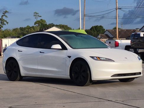Used 2024 Tesla Model 3 Standard Range RWD image 8
