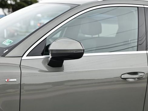 Used 2024 Audi Q3 2.0T Premium image 5