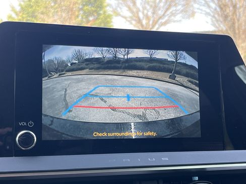 Used 2023 Toyota Prius XLE image 4