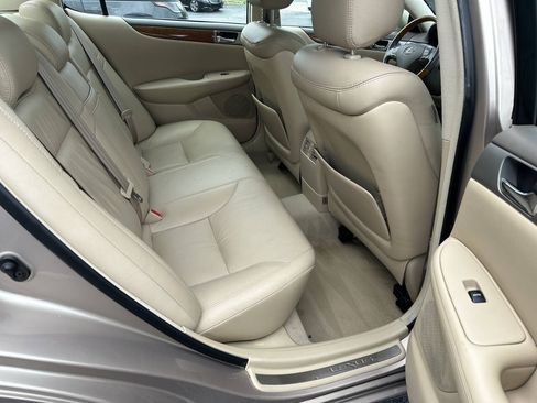 Used 2005 Lexus ES 330 w/ DVD Navigation System Pkg FWD image 19