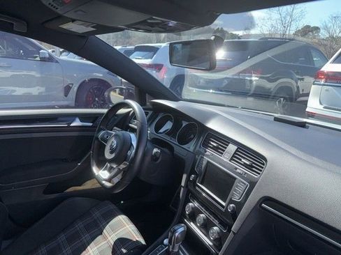 Used 2017 Volkswagen GTI Sport image 13
