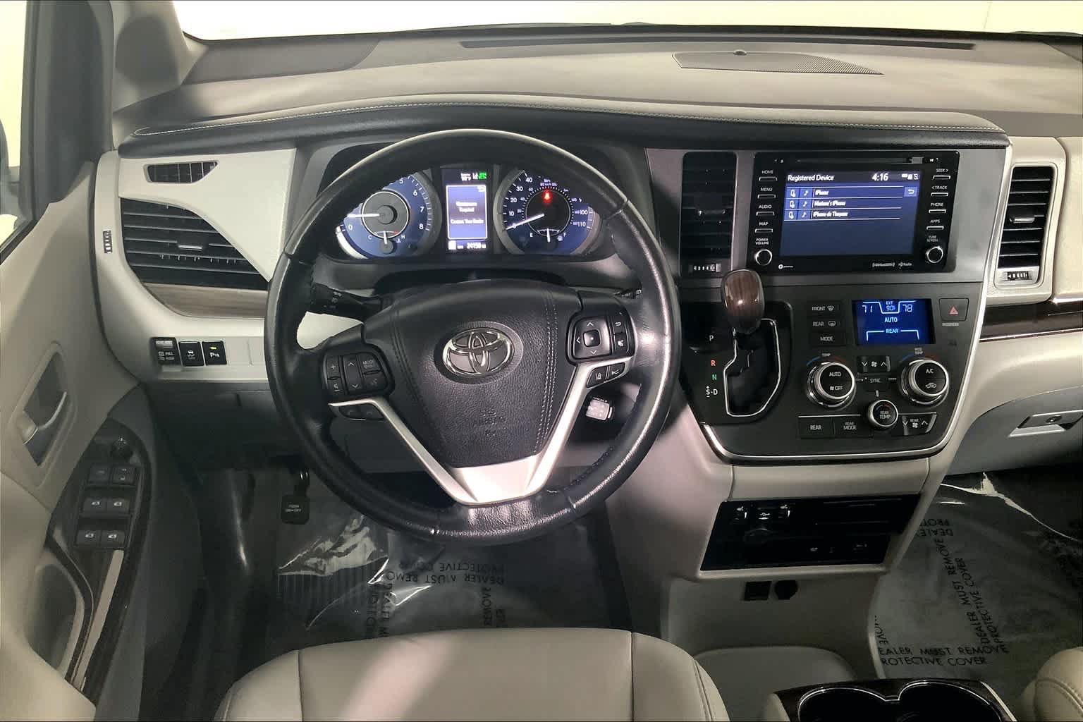 Used 2018 Toyota Sienna XLE Premium w/ Outdoor Package AWD/4WD image 6