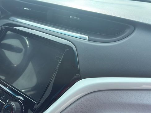 Used 2021 Chevrolet Bolt LT image 36