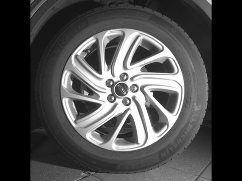 Used 2020 Lincoln Corsair FWD w/ Convenience Package image 12