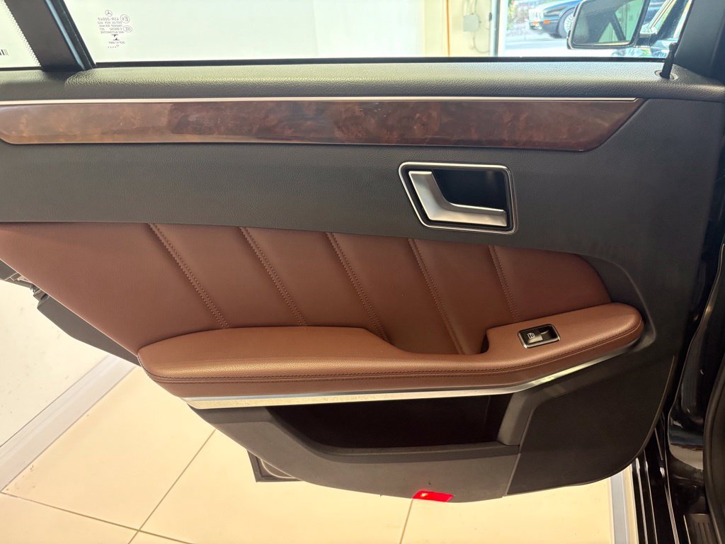 Used 2014 Mercedes-Benz E 350 4MATIC Sedan image 18
