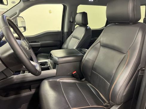 Certified 2025 Ford F350 Lariat w/ Black Appearance Package AWD/4WD image 4