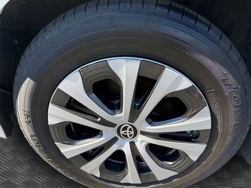 Used 2022 Toyota Prius Prime LE image 19