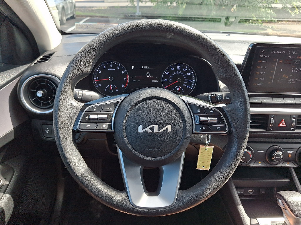 Used 2024 Kia Forte LXS w/ LXS Technology Package FWD image 18