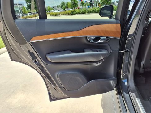 Used 2021 Volvo XC90 T6 Momentum w/ Advanced Package AWD/4WD image 13