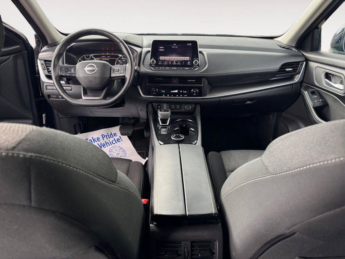 Certified 2025 Nissan Rogue SV AWD/4WD image 10