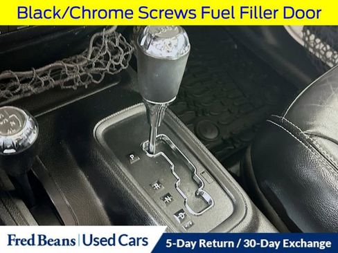 Used 2016 Jeep Wrangler Unlimited Rubicon image 19