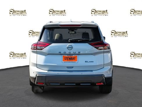 Used 2025 Nissan Rogue SL image 23