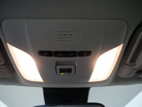 Used 2021 Toyota Corolla LE FWD image 30