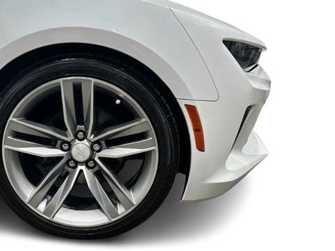 Used 2018 Chevrolet Camaro LT w/ Technology Package image 9