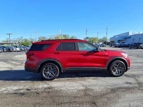 Used 2025 Ford Explorer ST-Line w/ ST-Line Street Pack AWD/4WD image 15