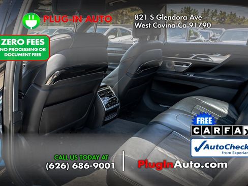 Used 2019 BMW 750i w/ Executive Package RWD image 10
