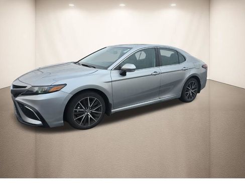 Used 2023 Toyota Camry SE w/ Convenience Package image 12