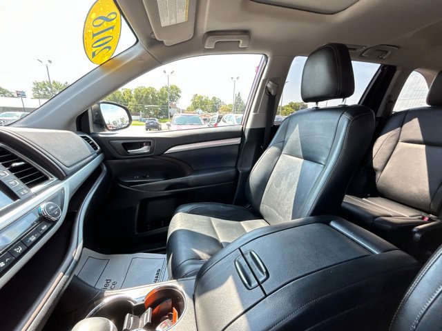 Used 2018 Toyota Highlander XLE AWD/4WD image 55