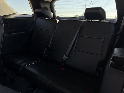 Used 2020 Chevrolet Traverse LT FWD image 27