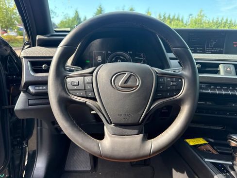 Used 2021 Lexus UX 250h w/ Premium Package AWD/4WD image 10