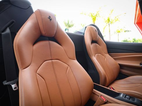 Used 2022 Ferrari F8 Tributo RWD image 42