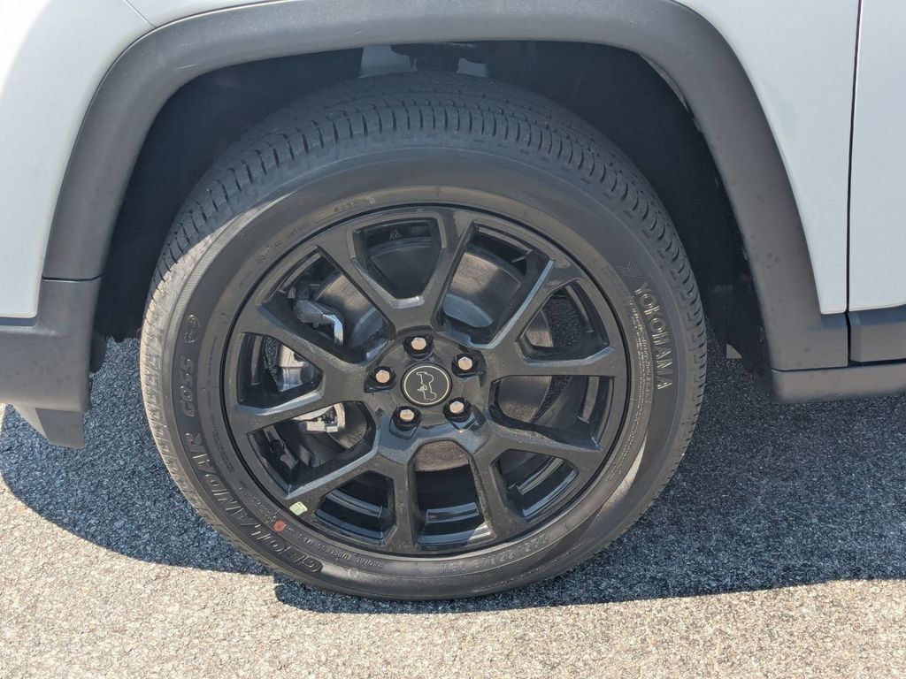 New 2026 Jeep Compass Latitude AWD/4WD image 11