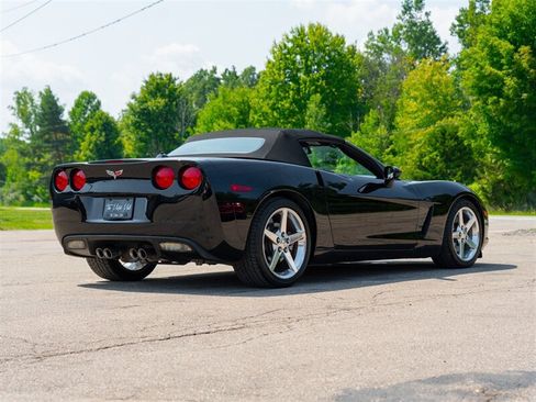 Used 2005 Chevrolet Corvette Convertible w/ Preferred Equipment Group RWD image 5