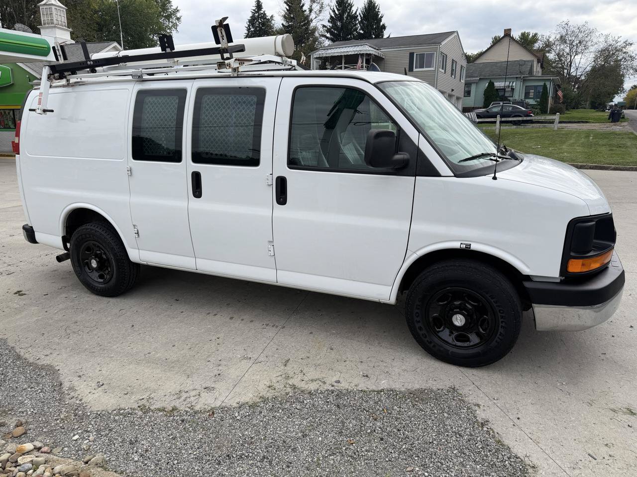 Used 2014 Chevrolet Express 2500 RWD image 7