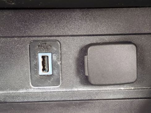 Used 2017 Ford Escape SE w/ Equipment Group 201A image 35