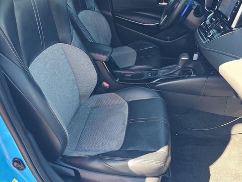 Used 2019 Toyota Corolla XSE image 3