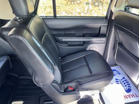 Used 2022 Ford Expedition XLT AWD/4WD image 12