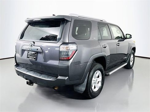 Used 2017 Toyota 4Runner SR5 Premium image 7