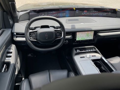 New 2026 Lincoln Navigator L Reserve AWD/4WD image 3