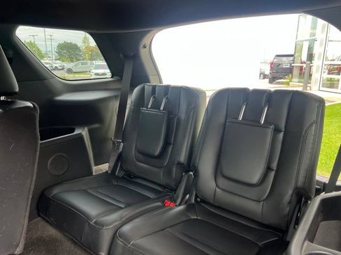 Used 2016 Ford Explorer XLT w/ Equipment Group 202A AWD/4WD image 17