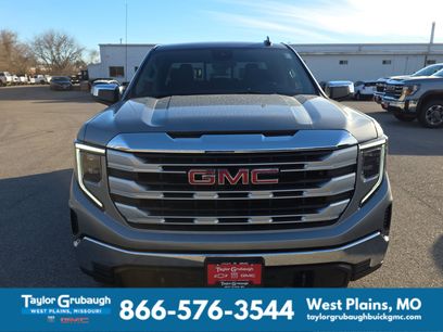 New 2026 GMC Sierra 1500 SLE w/ Preferred Package