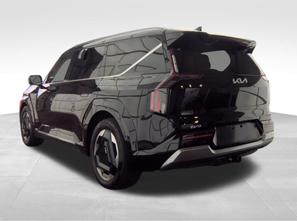 Used 2024 Kia EV9 Land AWD/4WD image 10
