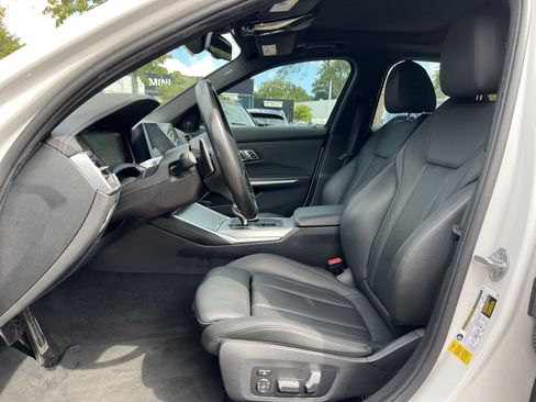 Used 2019 BMW 330i Sedan w/ M Sport Package RWD image 16