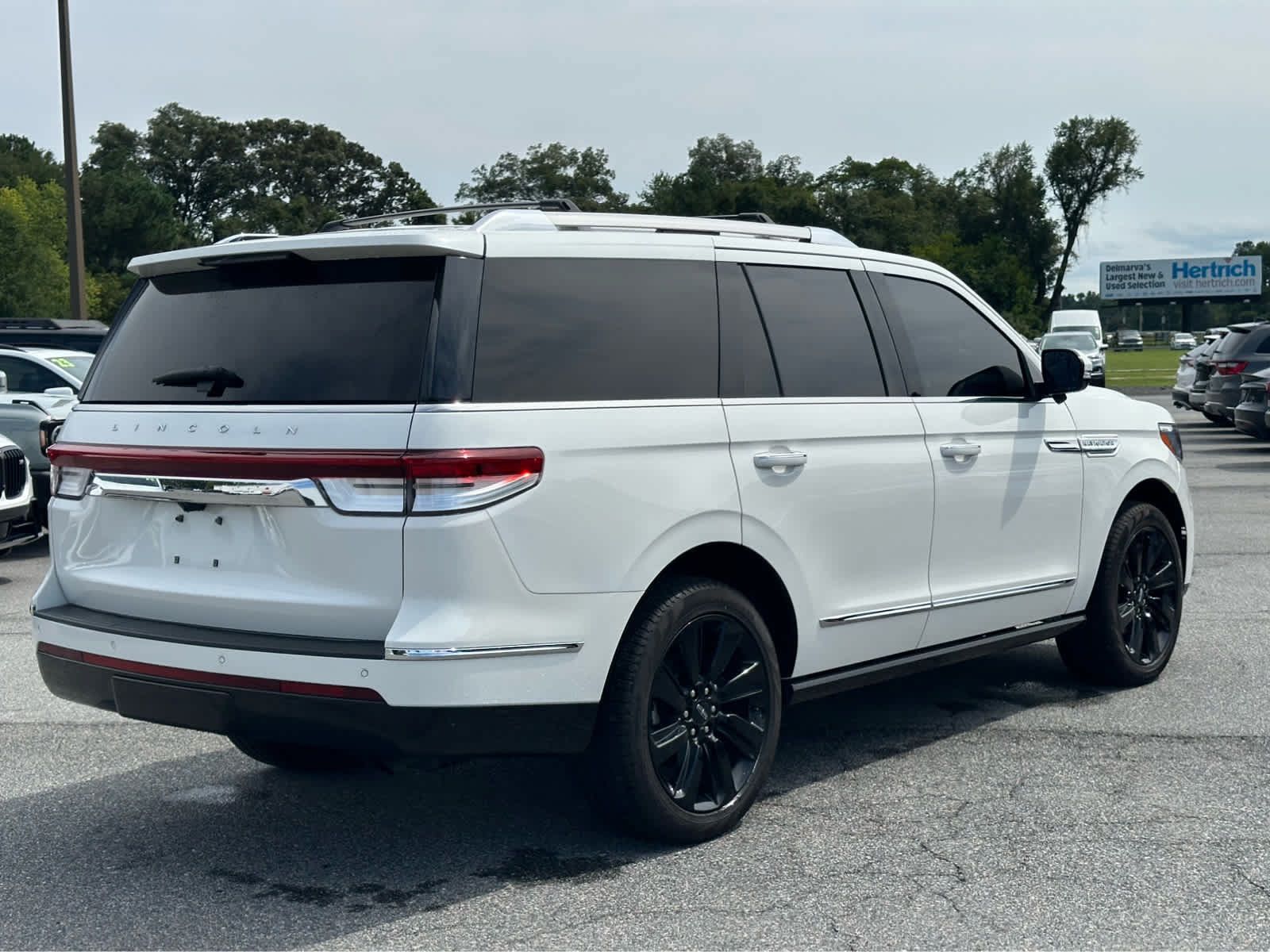 Used 2024 Lincoln Navigator Reserve AWD/4WD image 8