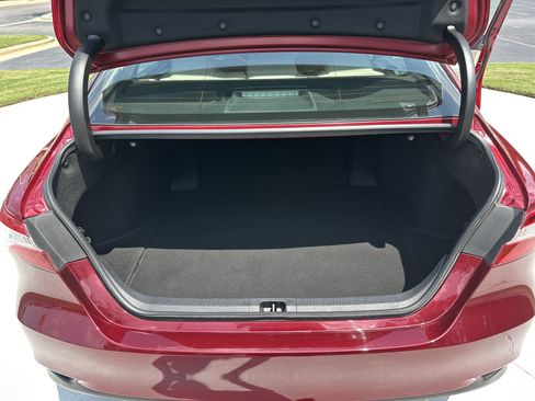 Certified 2020 Toyota Camry LE FWD image 32