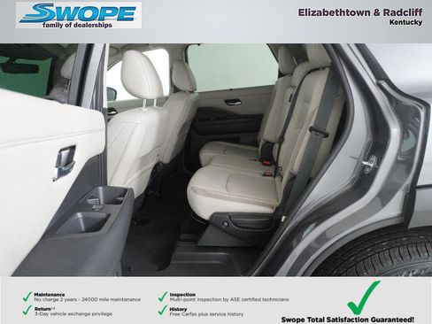 Used 2023 Nissan Pathfinder SL w/ Lighting Package (N92) AWD/4WD image 12