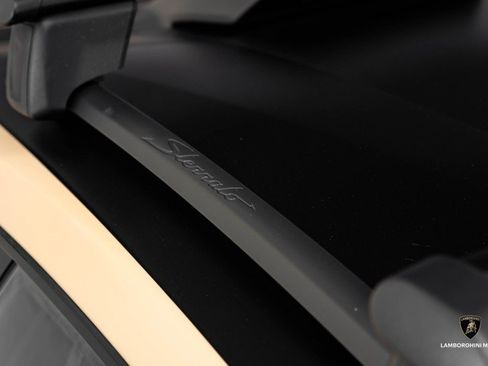Used 2024 Lamborghini Huracan Sterrato image 5