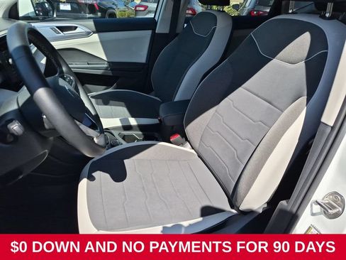 Used 2025 Volkswagen Taos SE AWD/4WD image 25