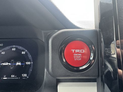 Certified 2024 Toyota Tacoma TRD Off-Road AWD/4WD image 31