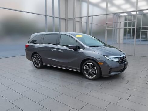 Used 2024 Honda Odyssey Elite image 2