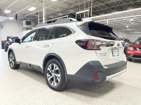 Used 2020 Subaru Outback Touring w/ Popular Package #2 AWD/4WD image 3