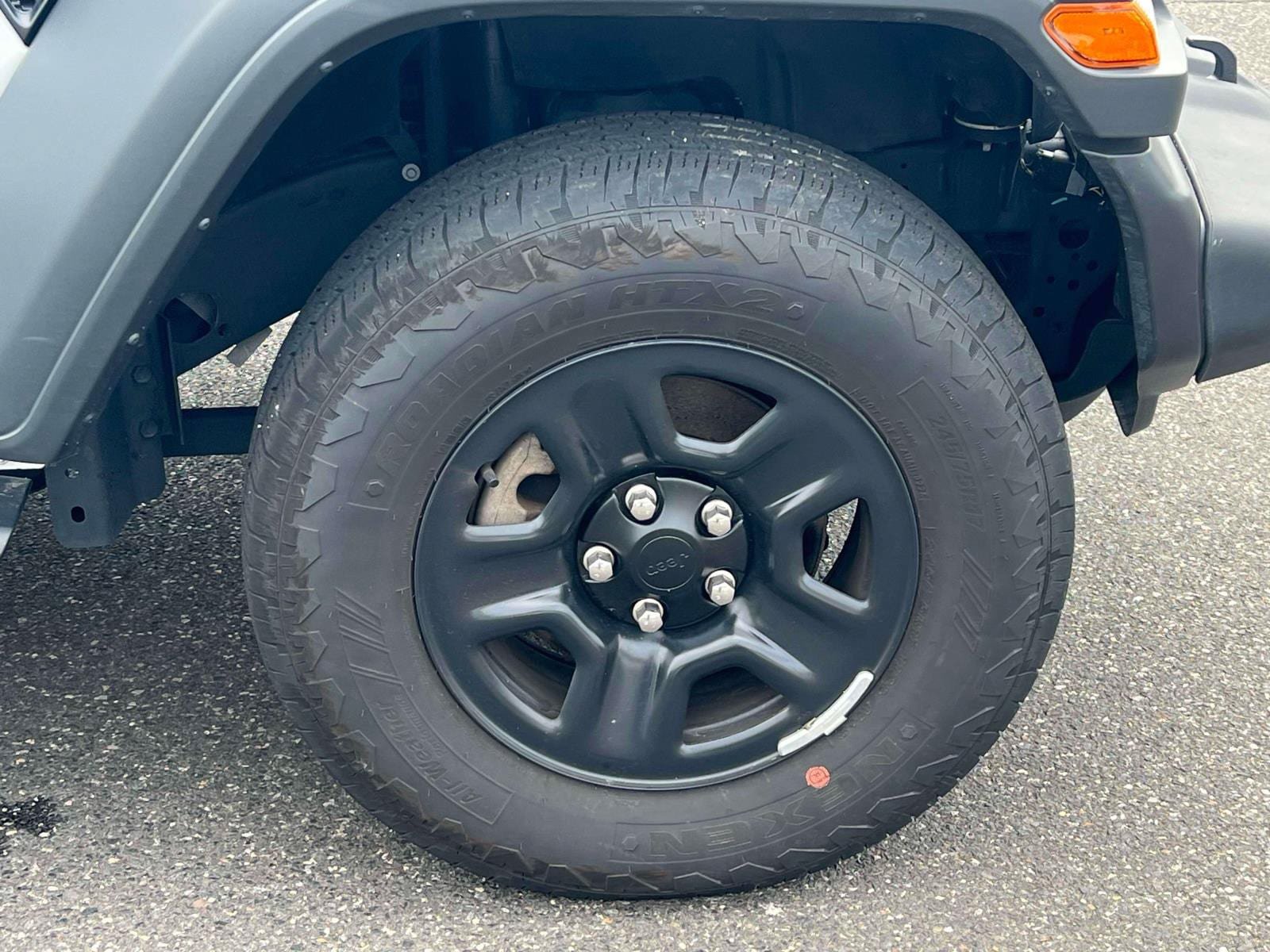 Used 2025 Jeep Wrangler Sport AWD/4WD image 6