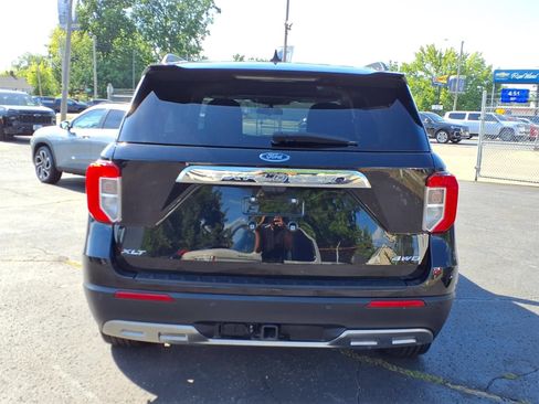 Used 2023 Ford Explorer XLT w/ Equipment Group 202A AWD/4WD image 22