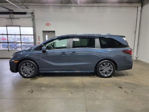 Certified 2025 Honda Odyssey Touring image 8