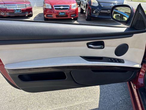 Used 2012 BMW 328i Convertible image 11